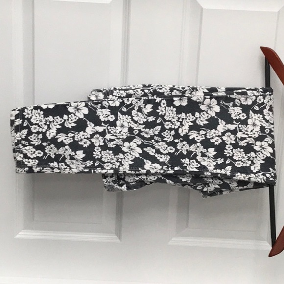 Jeans - Picture 2 of 8